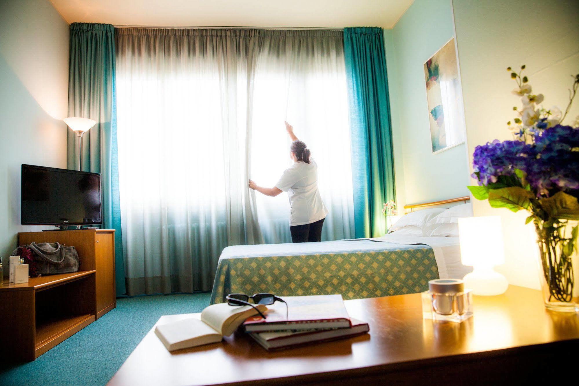 Hotel Salera อัสตี ภายนอก รูปภาพ