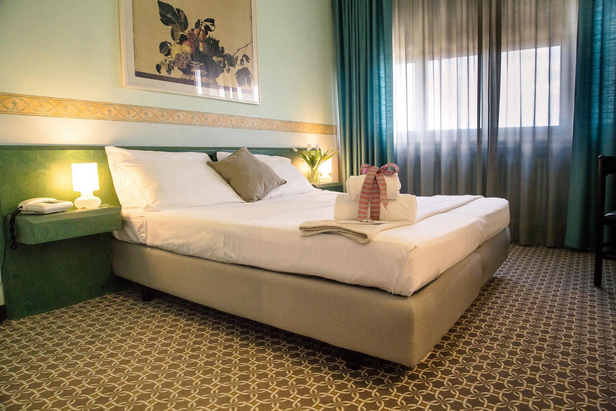 Hotel Salera อัสตี ภายนอก รูปภาพ