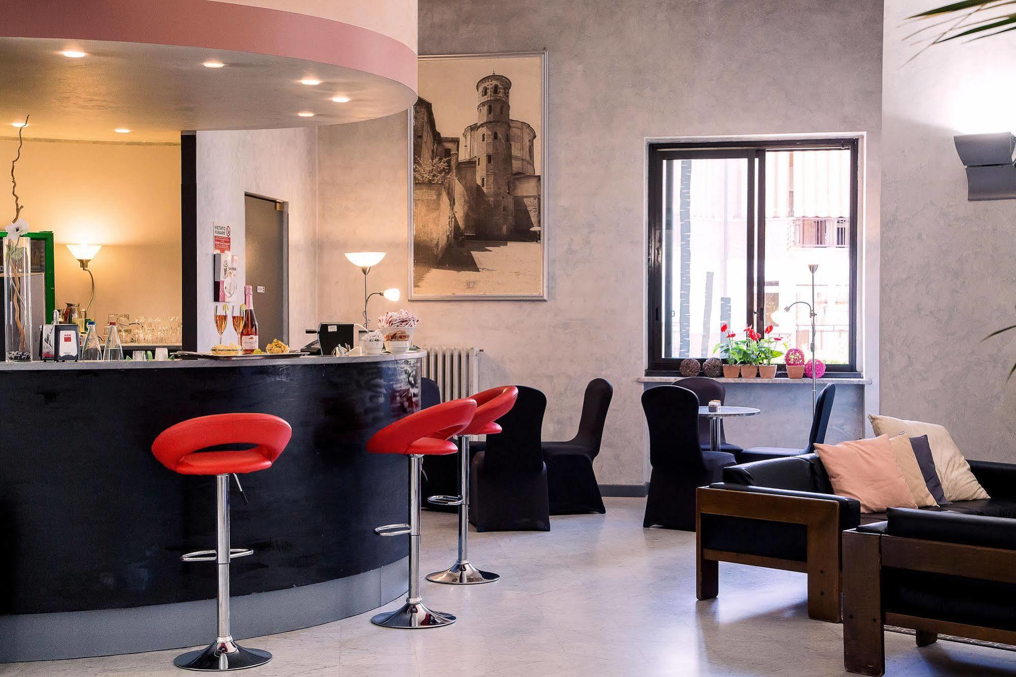 Hotel Salera อัสตี ภายนอก รูปภาพ
